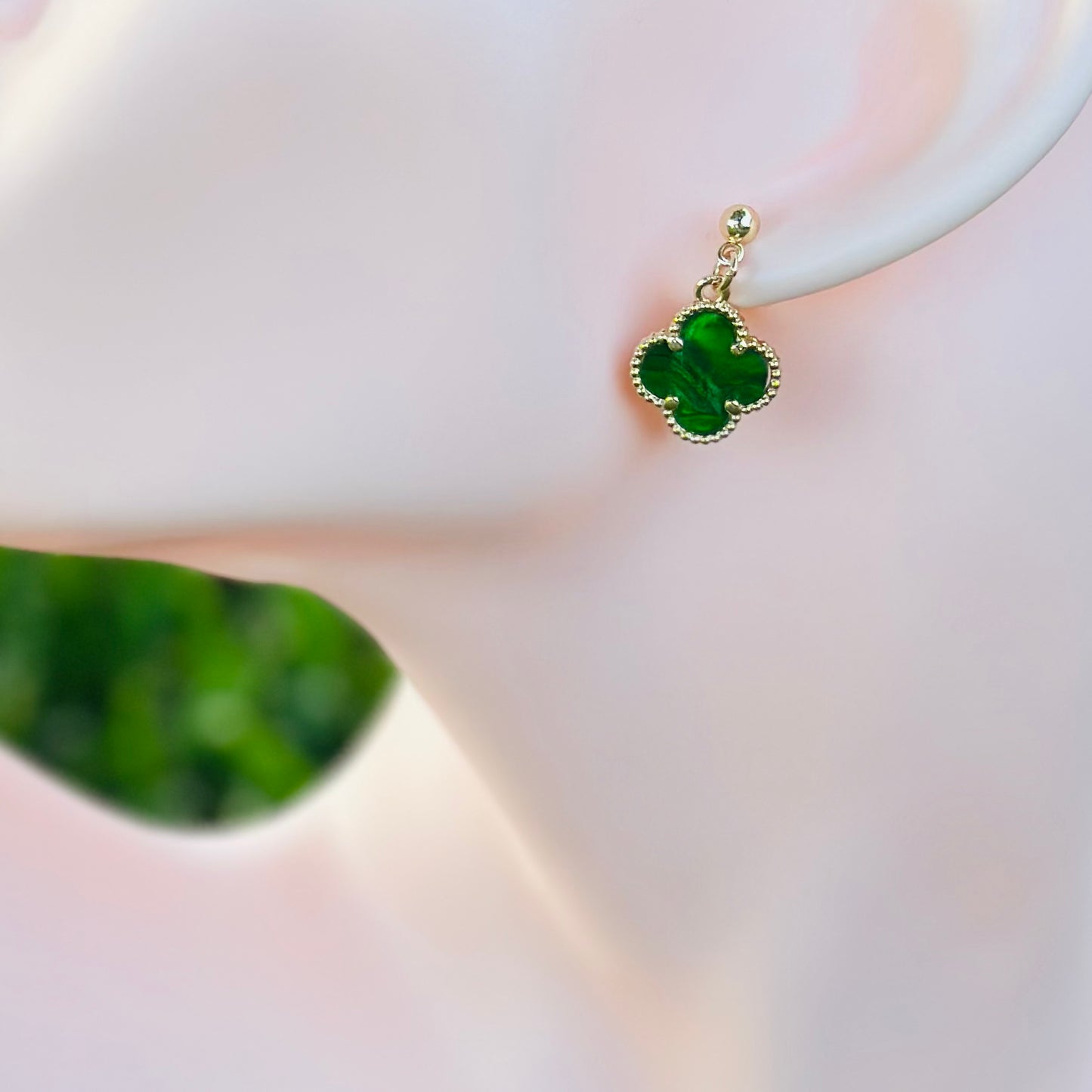 Clover Hanging Earrings Pair